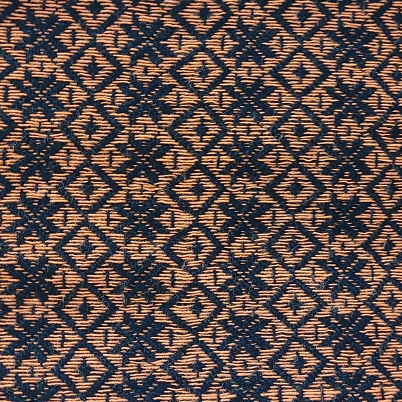❄ Orange and Black. Oversize scarf. Snowflake design. - Picture 3 of 6